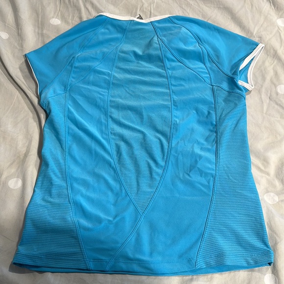 Nike workout shirt - Picture 3 of 3